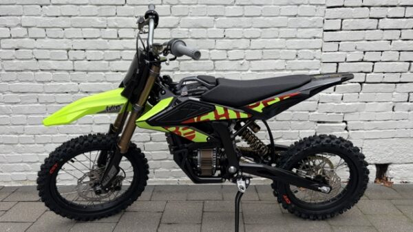 IMG_2235 SurRon Hyper bee 2026 (8KW)